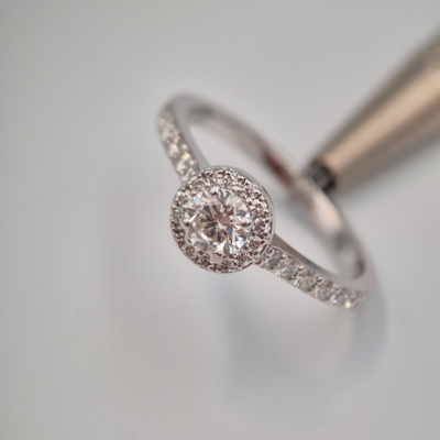 Pierścionek Asteria białe złoto 0.585 z brylantami laboratoryjnymi 0.50ct+0.38ct