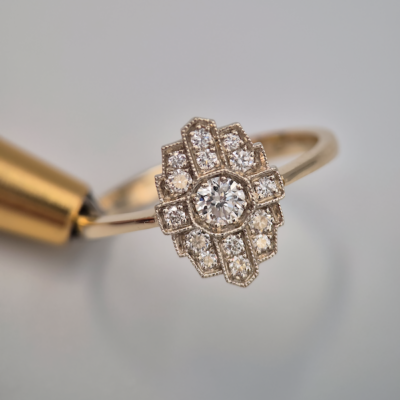 Pierścionek Asteria żółte złoto 0.585 z brylantami naturalnymi 0.16ct i 0.22ct