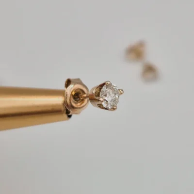 Kolczyki sztyfty żółte złoto 0.585 z diamentami o łącznej masie 0.47ct